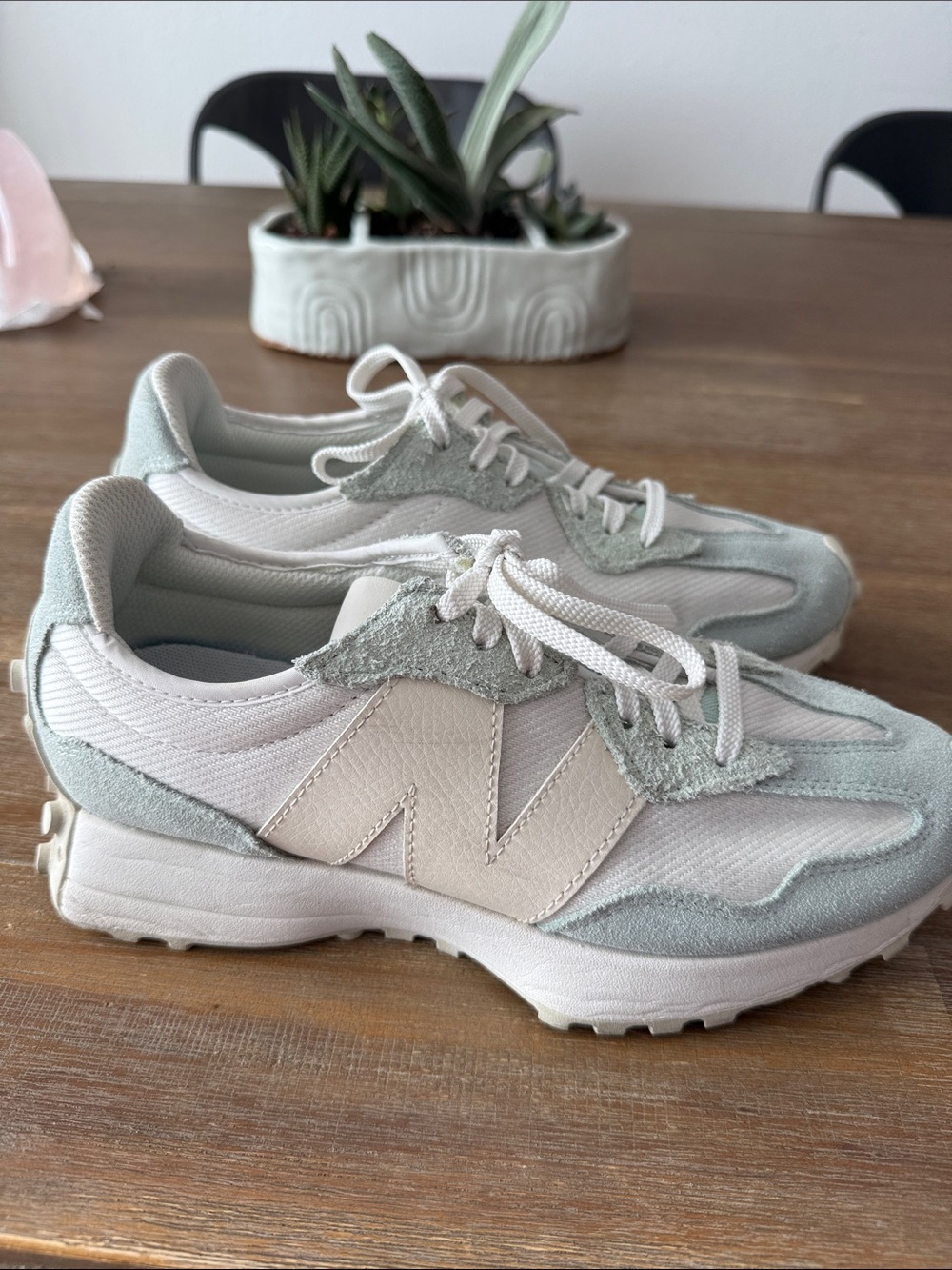 limited-edition New Balance x CALIA 327 White/Light Mint Size 8